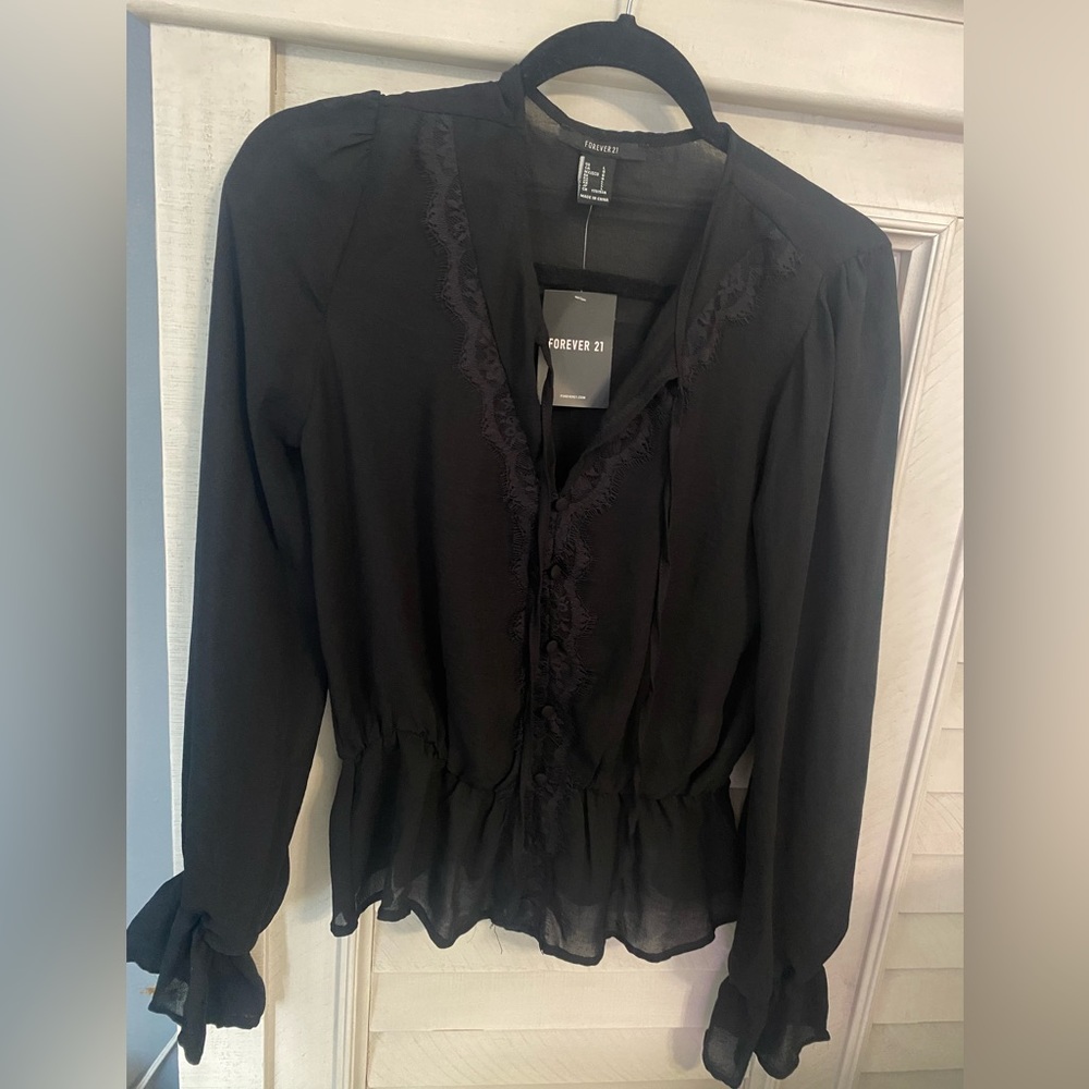 Forever 21 long sleeve blouse size L